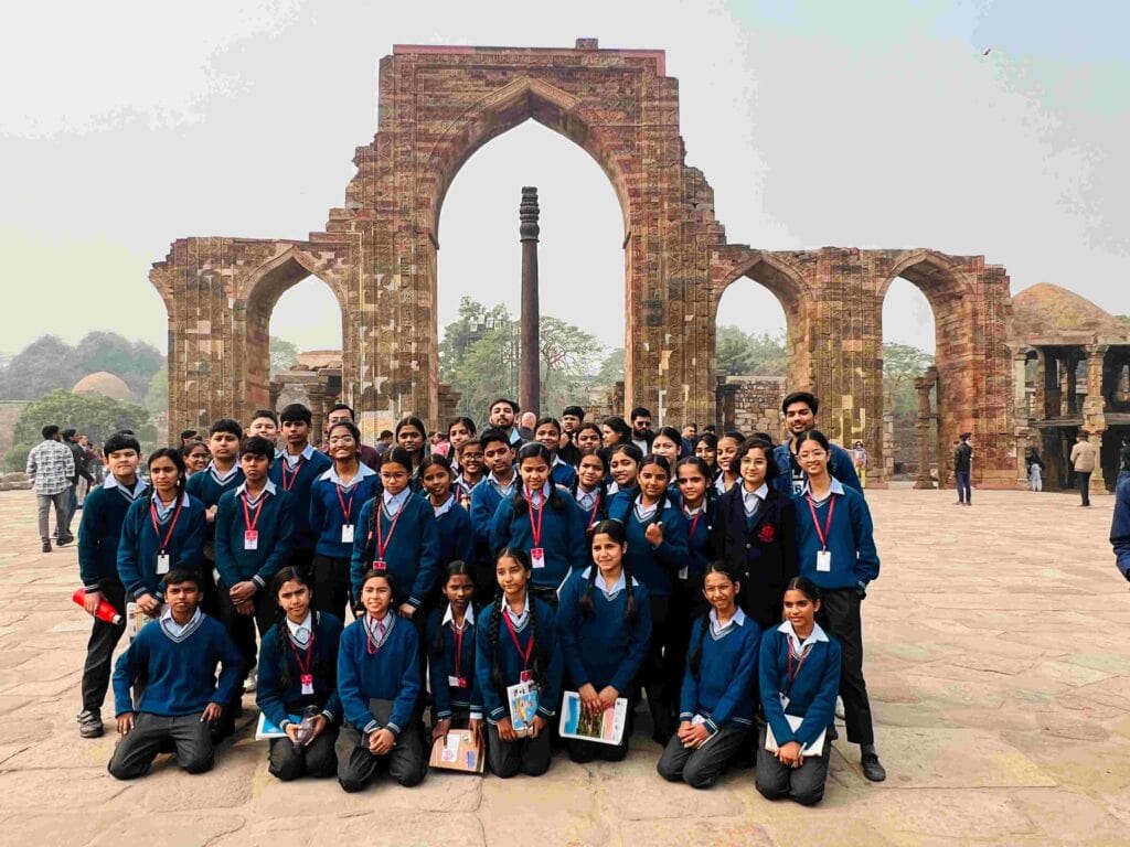 Book Qutub Minar Tour with Licensed Heritage Guide Pravin Pandey